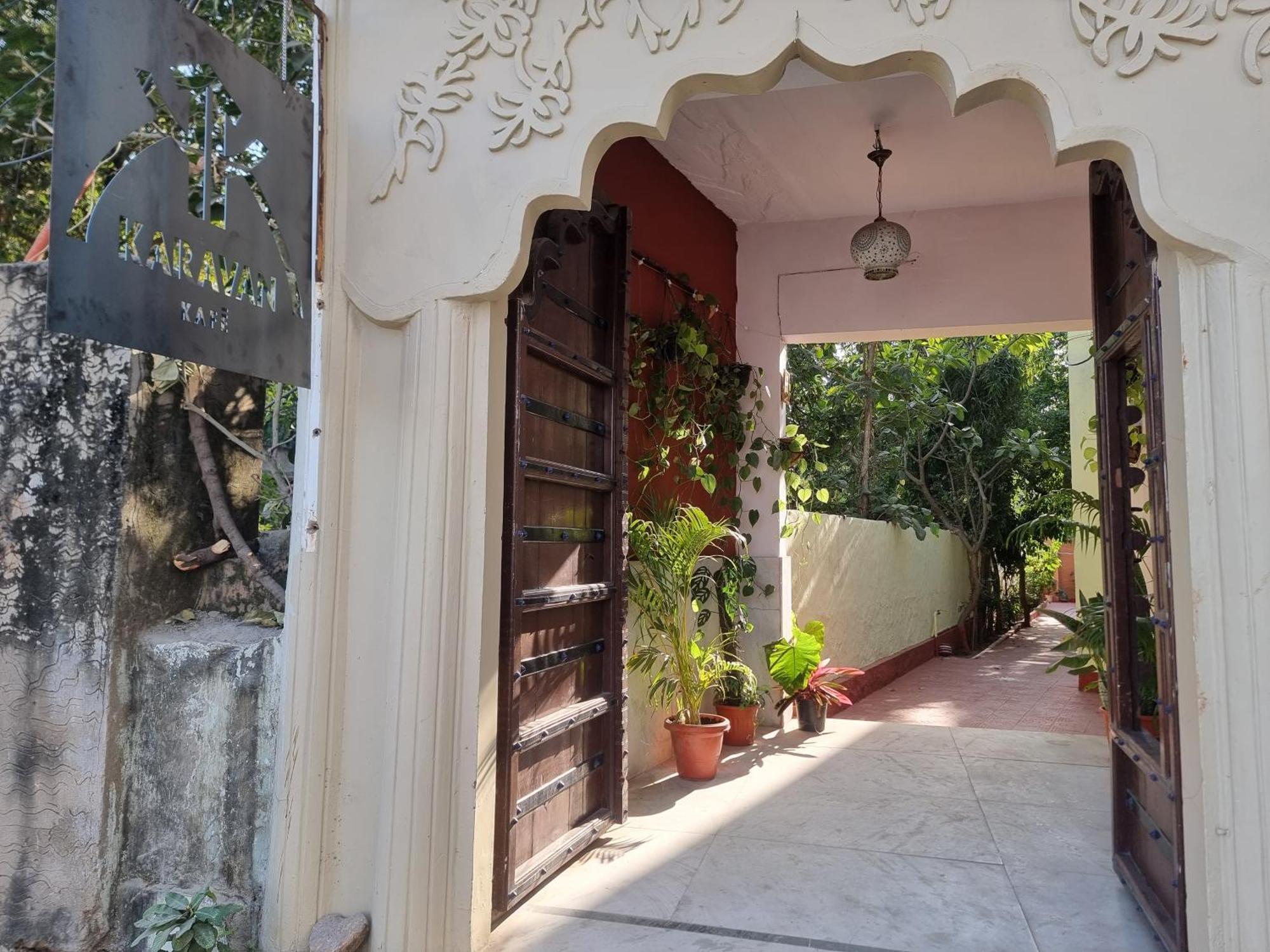 Karavan Kafe Pushkar Luaran gambar
