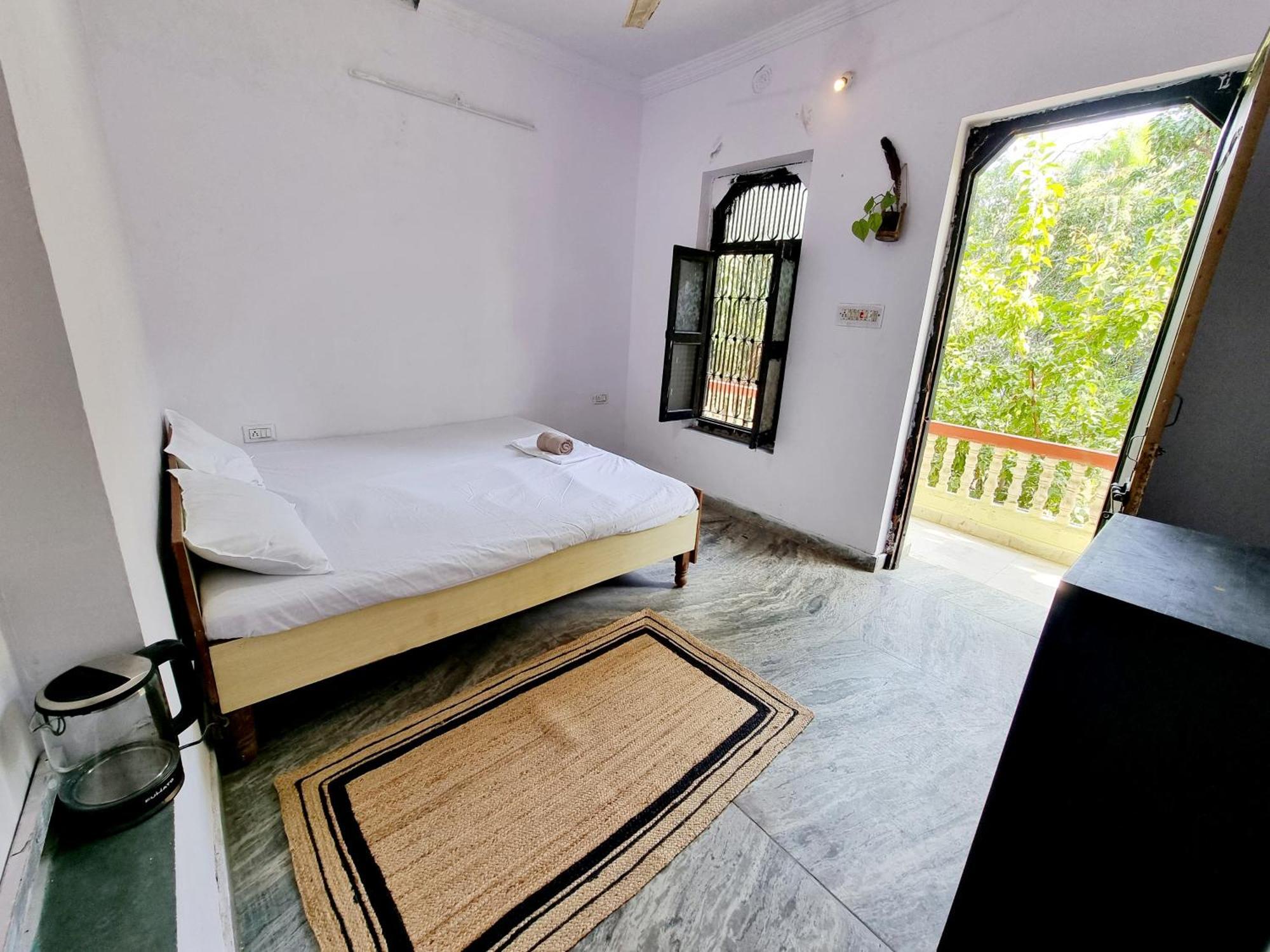 Karavan Kafe Pushkar Bilik gambar