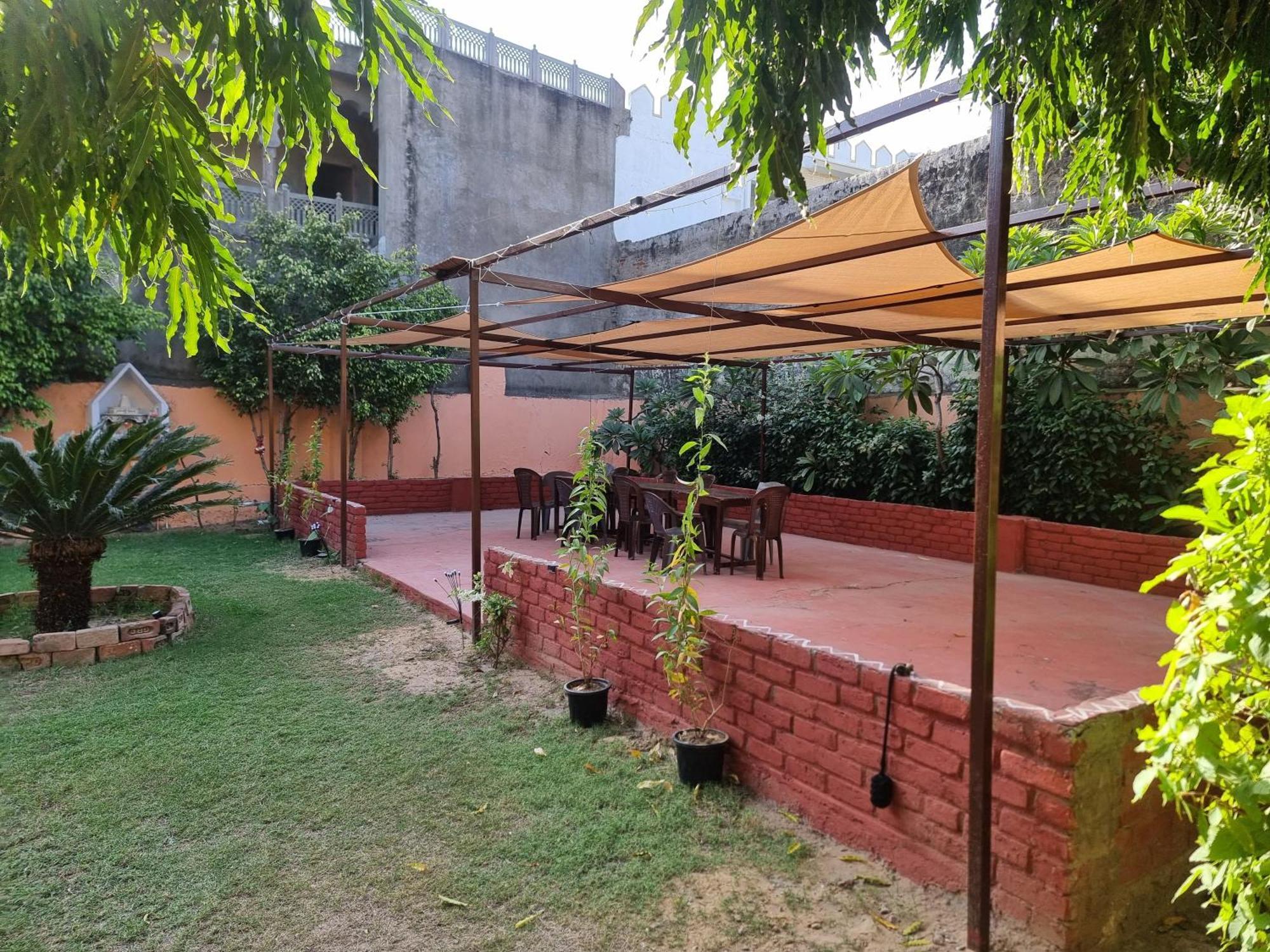 Karavan Kafe Pushkar Luaran gambar