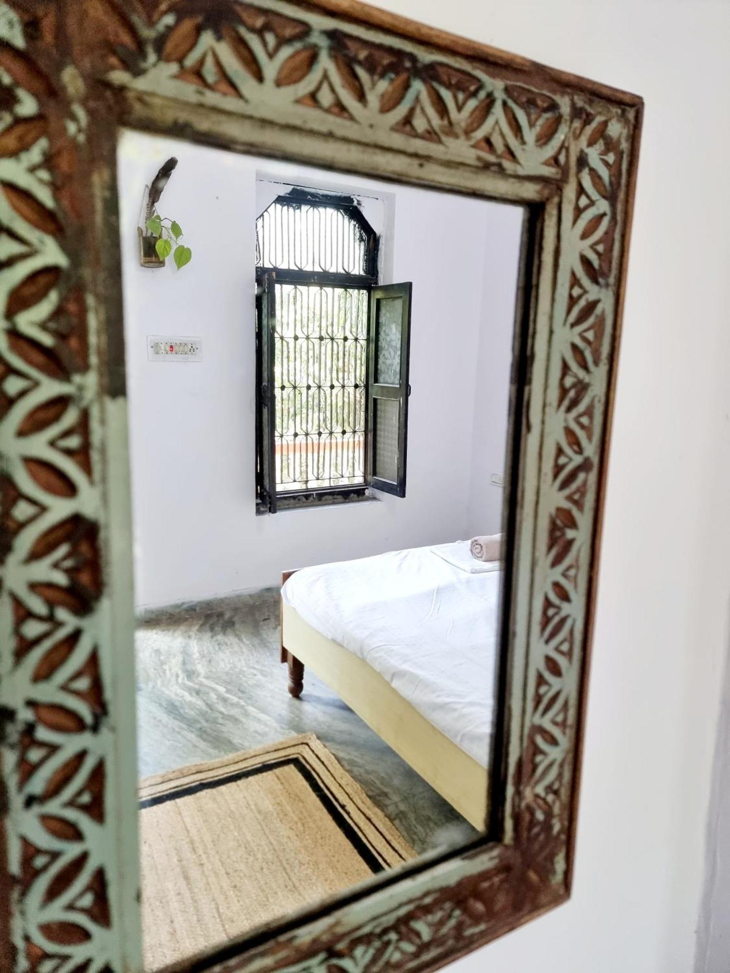 Karavan Kafe Pushkar Bilik gambar